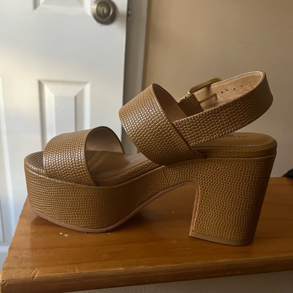 Charlotte Stone Calli - Picture 3 of 6